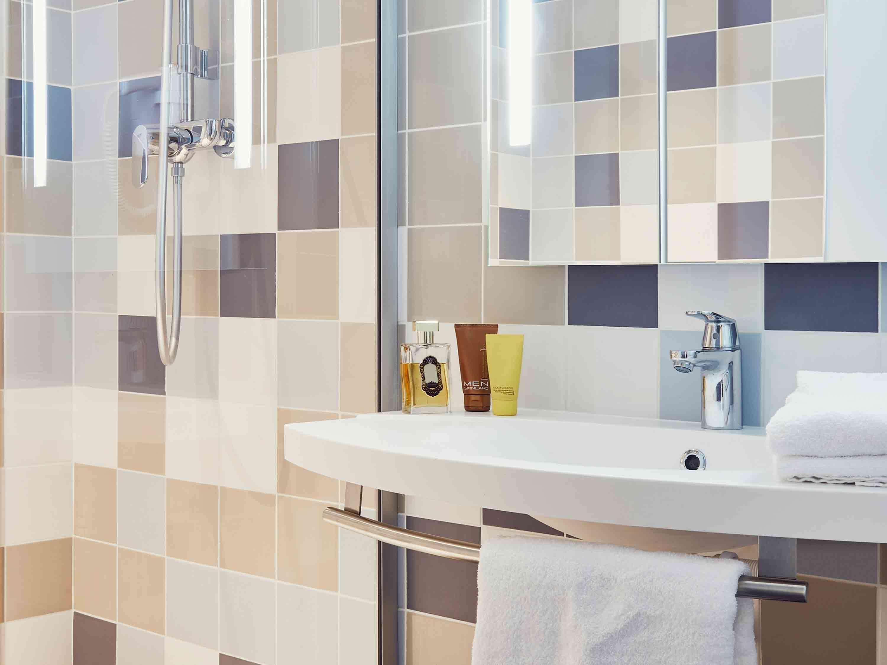 Hotel Ibis Styles Marseille Aeroport 3*